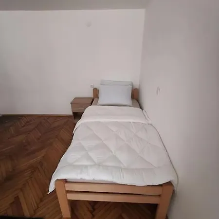 Nov U Mirnoj Ulici U Centru Beograda