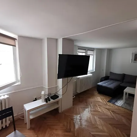 Nov U Mirnoj Ulici U Centru Beograda